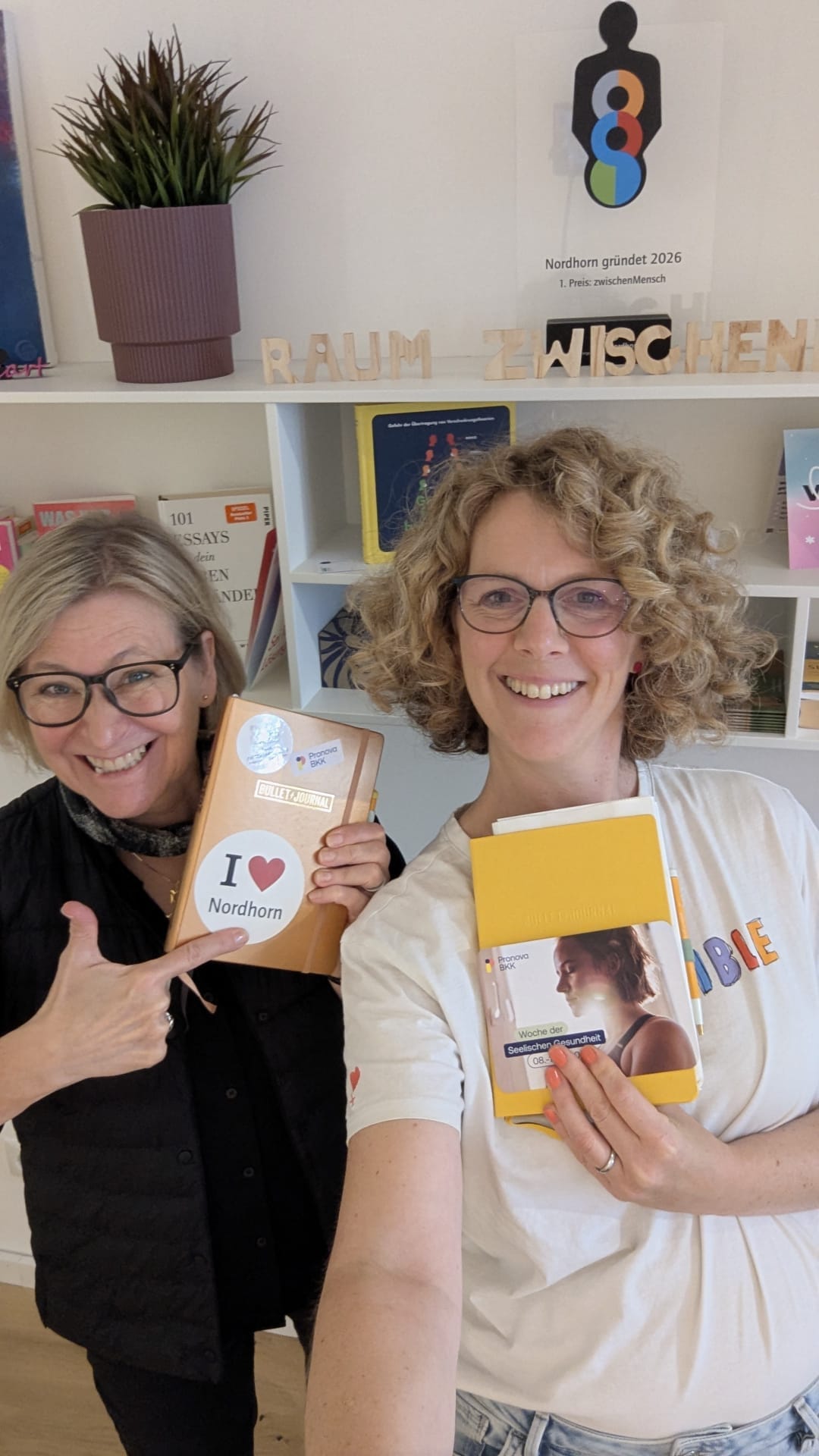 Kerstin Schiemenz und Eva List im Raum Zwischenmenschen